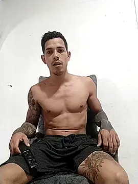 Snapshot of chero_95 chatting on 10-27-25, 01:48 chero 95 online show from 10-27-25, 01:48