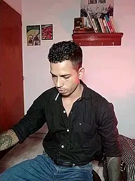 Snapshot of chero_95 chatting on 11-14-25, 10:51 chero 95 online show from 11-14-25, 10:51