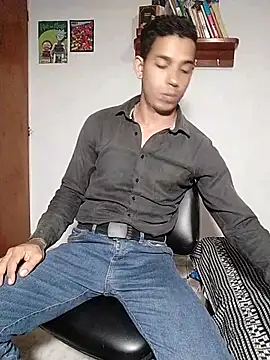 Snapshot of chero_95 chatting on 11-23-25, 11:26 chero 95 online show from 11-23-25, 11:26