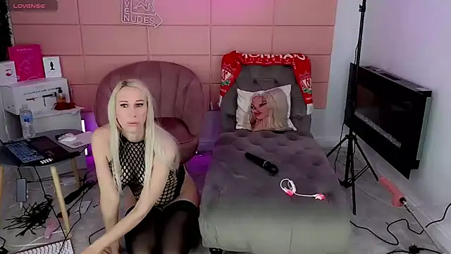 Snapshot of nurse-barbie chatting on 05-18-26, 03:18 nurse-barbie online show from 05-18-26, 03:18