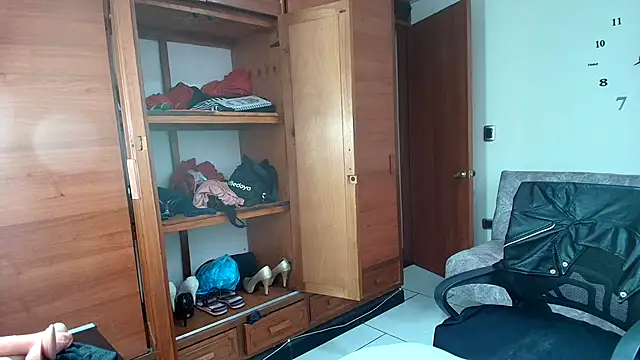 Majo Soussa online show from 09-30-25, 01:05