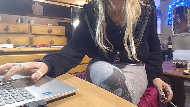 eva2023sexy online show from 12-18-25, 01:28