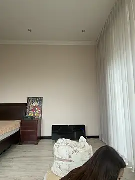 Hott Lolla online show from 05-13-26, 07:39