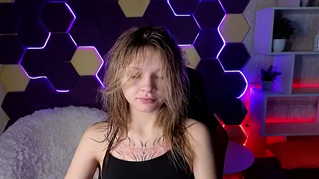 LitaBrom online show from 01-20-25, 01:28