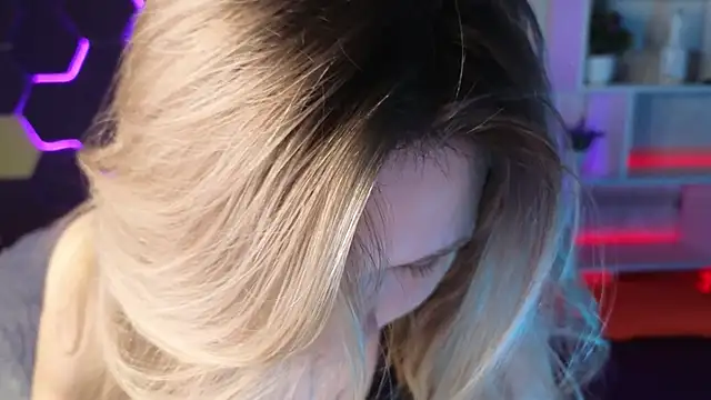 LitaBrom online show from 01-21-25, 01:08