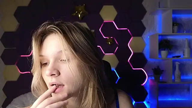 LitaBrom online show from 01-30-25, 01:22