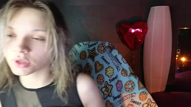 LitaBrom online show from 03-19-25, 01:10