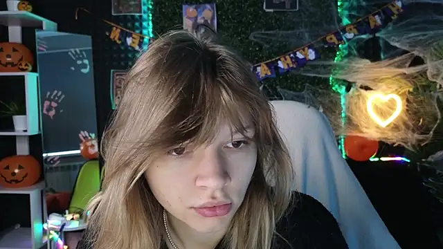 LitaBrom online show from 10-21-25, 01:39