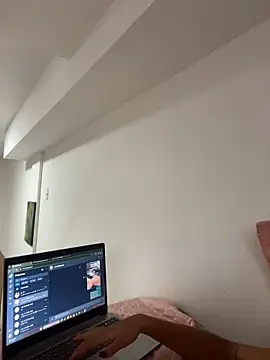 Pinkhotbaby online show from 02-11-25, 04:46