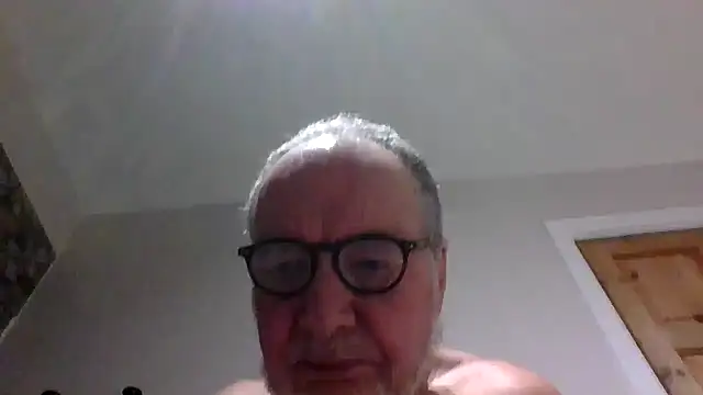 Snapshot of jimmybenido chatting on 12-23-24, 05:22 jimmybenido online show from 12-23-24, 05:22