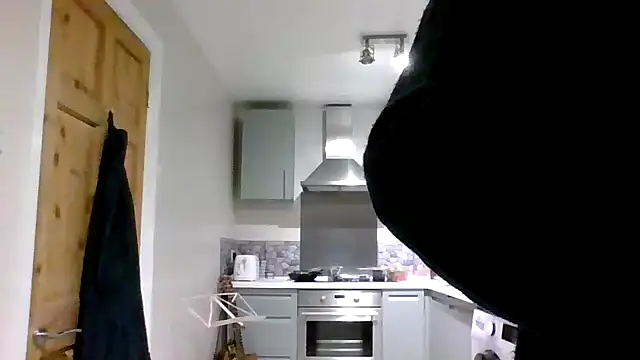 Snapshot of jimmybenido chatting on 12-29-24, 05:01 jimmybenido online show from 12-29-24, 05:01