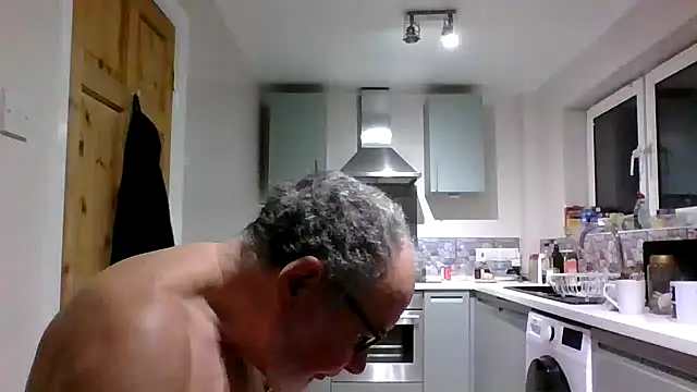 Snapshot of jimmybenido chatting on 12-30-24, 05:13 jimmybenido online show from 12-30-24, 05:13