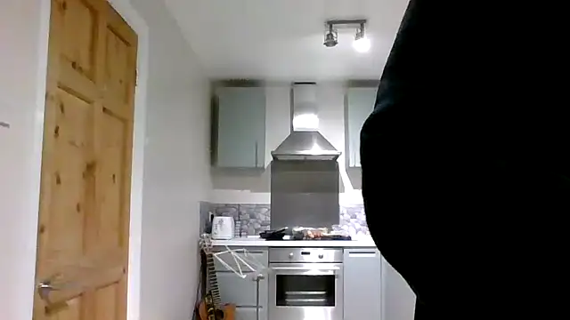 Snapshot of jimmybenido chatting on 01-01-25, 05:11 jimmybenido online show from 01-01-25, 05:11