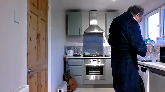 Snapshot of jimmybenido chatting on 02-19-25, 05:16 jimmybenido online show from 02-19-25, 05:16