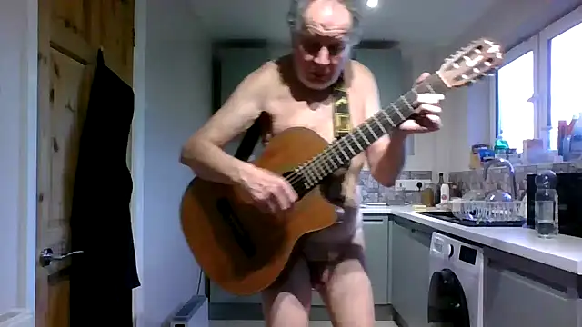 Snapshot of jimmybenido chatting on 02-21-25, 05:31 jimmybenido online show from 02-21-25, 05:31