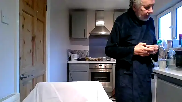 Snapshot of jimmybenido chatting on 02-26-25, 05:17 jimmybenido online show from 02-26-25, 05:17