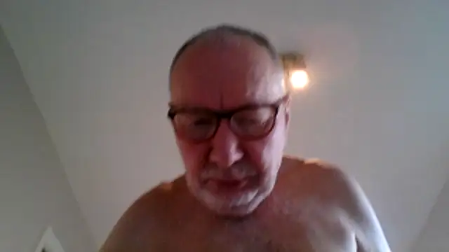Snapshot of jimmybenido chatting on 03-10-25, 05:18 jimmybenido online show from 03-10-25, 05:18