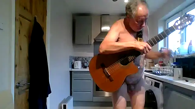 Snapshot of jimmybenido chatting on 09-10-25, 04:07 jimmybenido online show from 09-10-25, 04:07