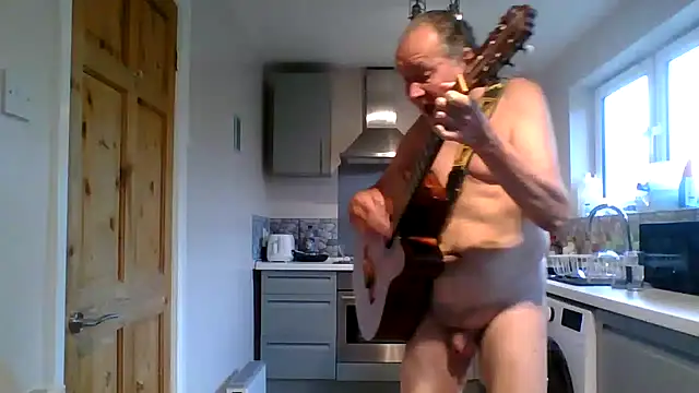 Snapshot of jimmybenido chatting on 10-01-25, 04:13 jimmybenido online show from 10-01-25, 04:13