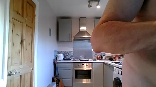 Snapshot of jimmybenido chatting on 10-11-25, 04:38 jimmybenido online show from 10-11-25, 04:38