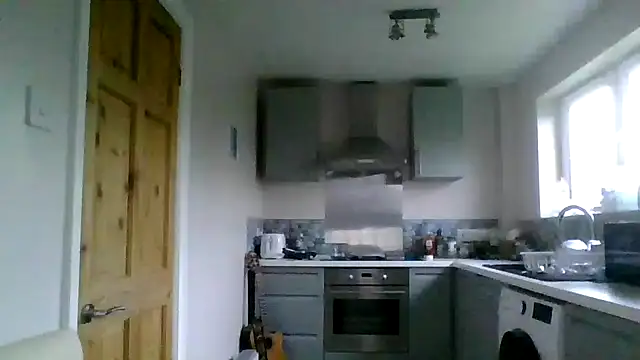 Snapshot of jimmybenido chatting on 10-15-25, 04:29 jimmybenido online show from 10-15-25, 04:29