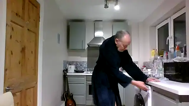 Snapshot of jimmybenido chatting on 12-01-25, 05:29 jimmybenido online show from 12-01-25, 05:29