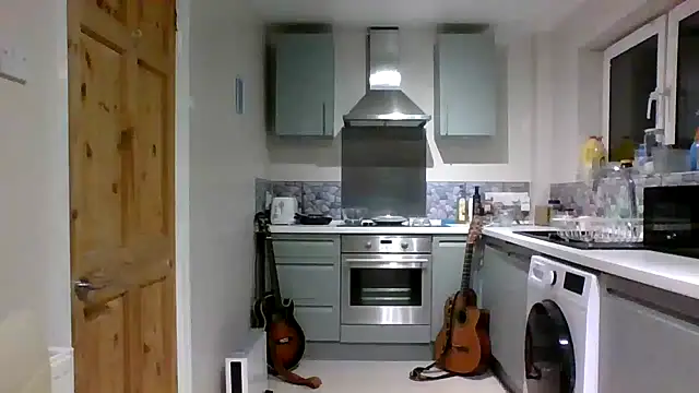 Snapshot of jimmybenido chatting on 12-14-25, 05:29 jimmybenido online show from 12-14-25, 05:29