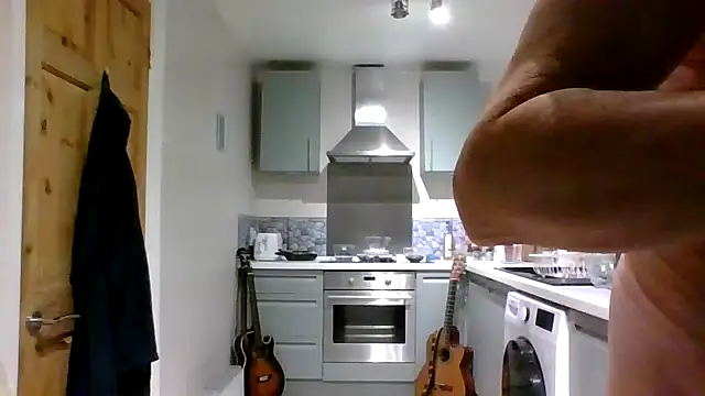 Snapshot of jimmybenido chatting on 12-15-25, 05:39 jimmybenido online show from 12-15-25, 05:39