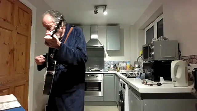 Snapshot of jimmybenido chatting on 02-10-26, 05:39 jimmybenido online show from 02-10-26, 05:39