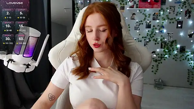 Snapshot of Meow_babe chatting on 01-07-25, 01:03 Meow babe online show from 01-07-25, 01:03