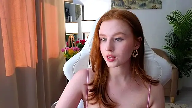 Snapshot of Meow_babe chatting on 03-08-25, 10:11 Meow babe online show from 03-08-25, 10:11