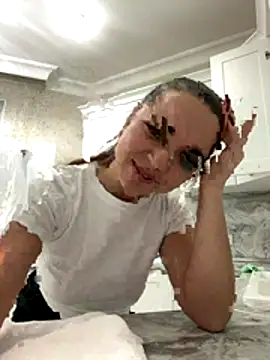 CamillaLarson online show from 12-05-25, 08:49