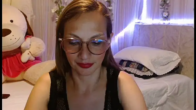 italagomez  online show from 01-14-25, 11:05