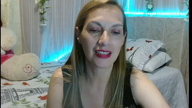 italagomez  online show from 02-03-25, 11:58