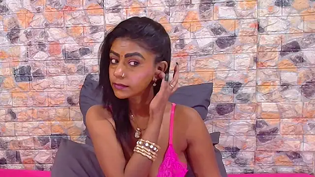 Snapshot of EroticSexyStripper chatting on 10-22-25, 03:18 EroticSexyStripper online show from 10-22-25, 03:18