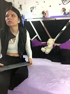 1lovelygirls online show from 10-04-25, 12:03