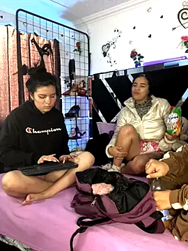 1lovelygirls online show from 11-13-25, 12:15