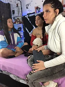 1lovelygirls online show from 11-15-25, 12:23