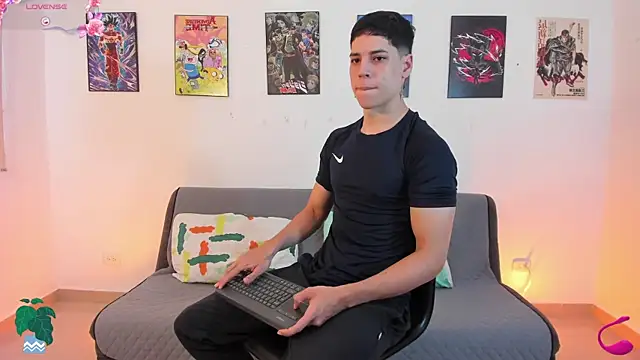 jonathanjoestar  online show from 11-17-25, 09:31