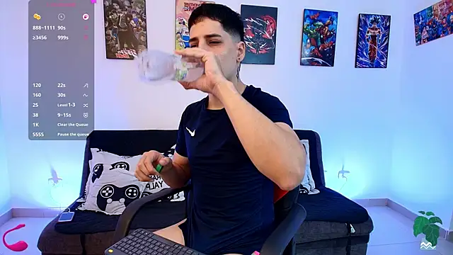 jonathanjoestar  online show from 07-01-26, 10:09