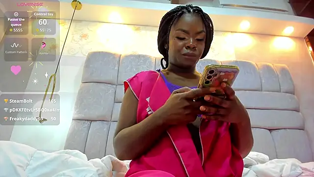 amina west online show from 10-04-25, 12:03