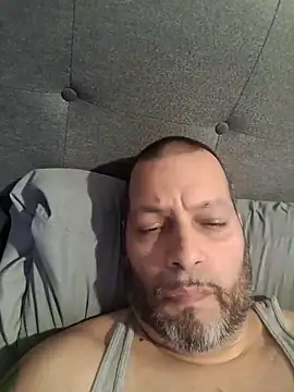 Snapshot of Just2much chatting on 03-17-25, 01:18 Just2much online show from 03-17-25, 01:18