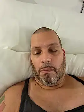 Snapshot of Just2much chatting on 10-08-25, 11:02 Just2much online show from 10-08-25, 11:02