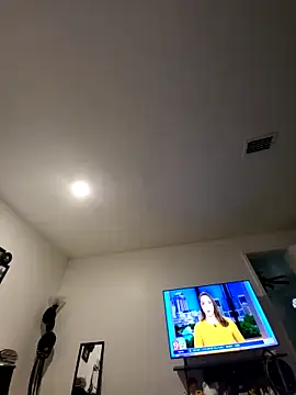 Snapshot of Just2much chatting on 10-20-25, 12:05 Just2much online show from 10-20-25, 12:05