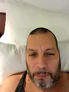 Snapshot of Just2much chatting on 12-18-25, 02:39 Just2much online show from 12-18-25, 02:39