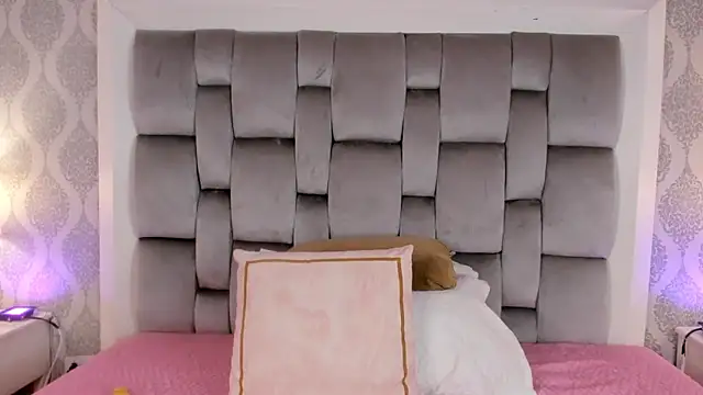 Sara  Williams online show from 02-21-25, 03:34