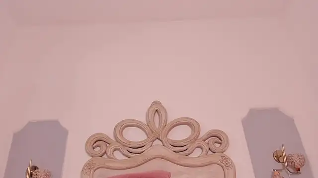 Sara  Williams online show from 10-10-25, 04:00