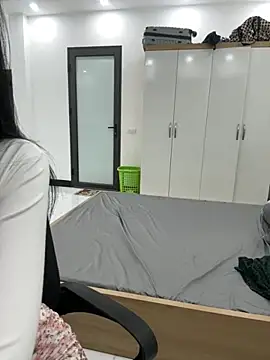 Louis Baby online show from 11-03-25, 04:30