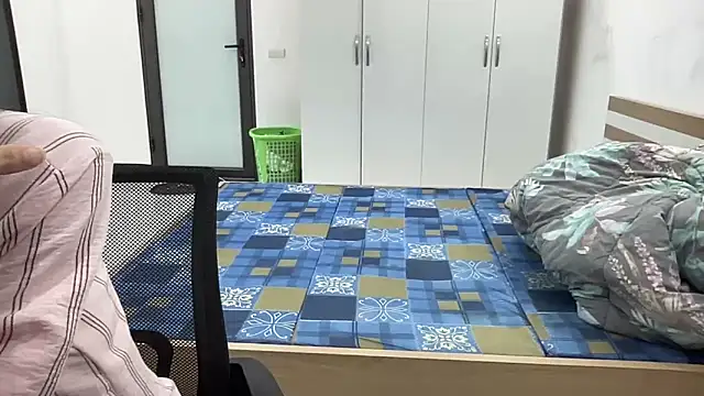 Louis Baby online show from 11-29-25, 06:27