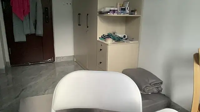 Louis Baby online show from 05-18-26, 08:31